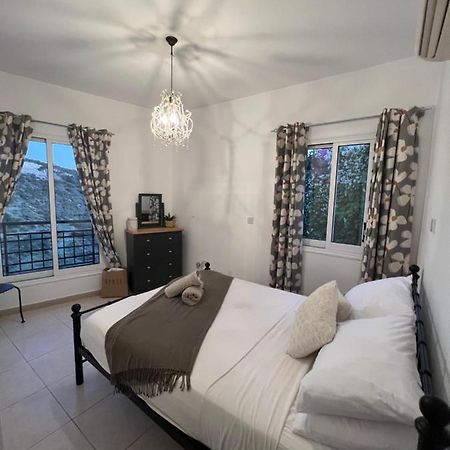 Hillview Apartment Пея Екстериор снимка