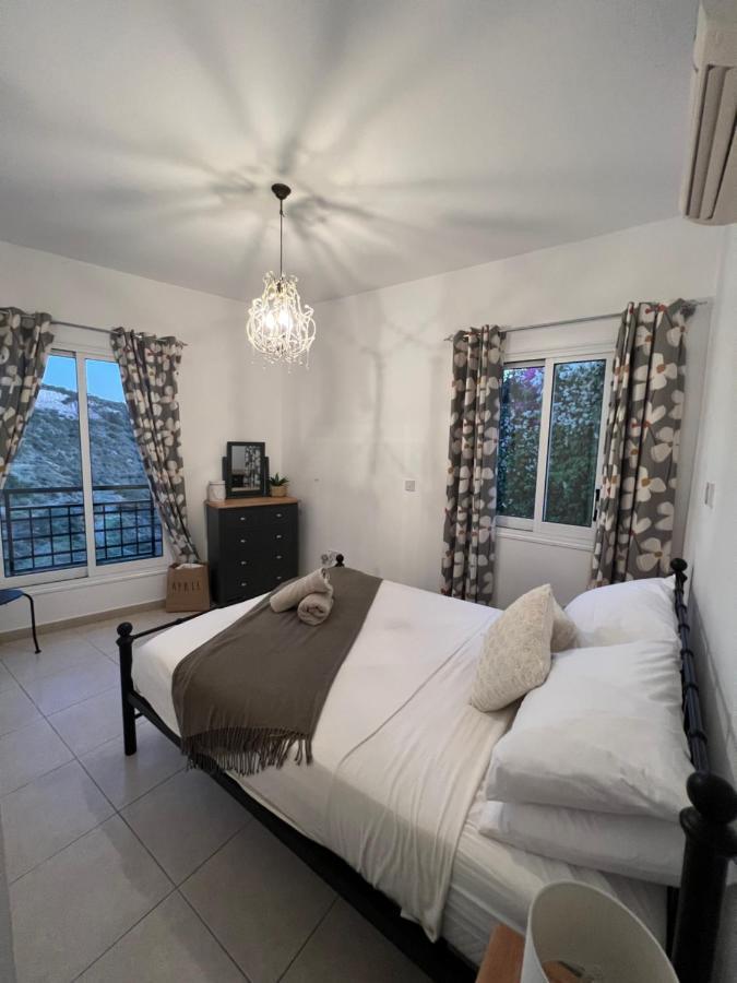 Hillview Apartment Пея Екстериор снимка