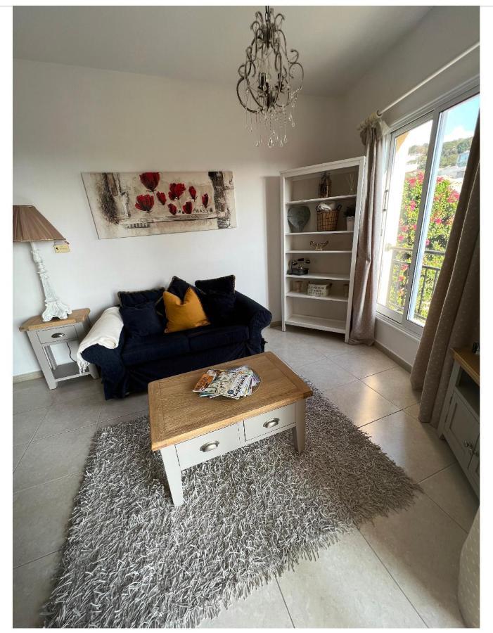 Hillview Apartment Пея Екстериор снимка
