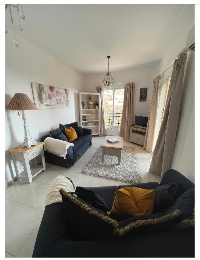 Hillview Apartment Пея Екстериор снимка