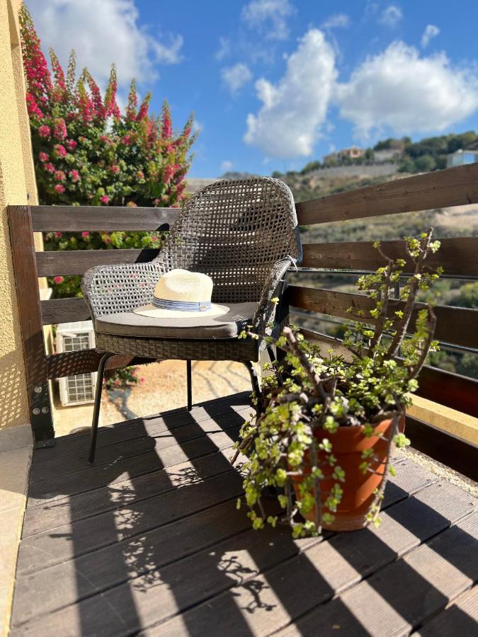 Hillview Apartment Пея Екстериор снимка