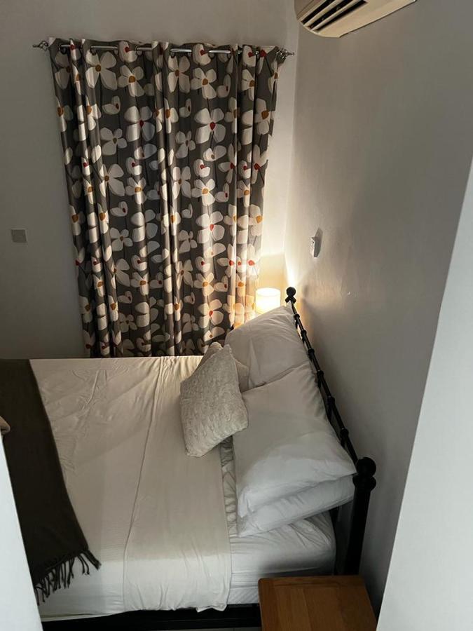 Hillview Apartment Пея Екстериор снимка