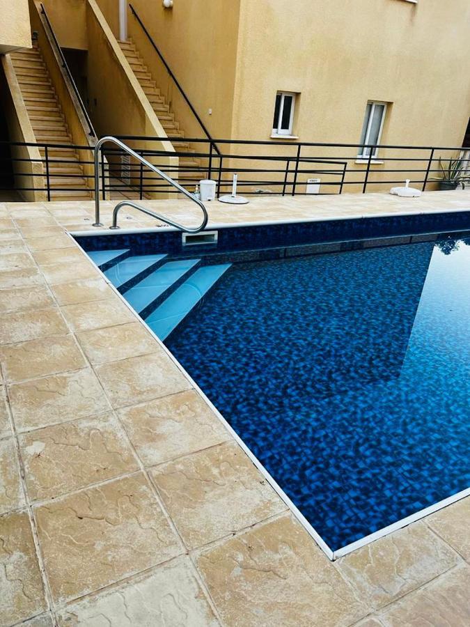 Hillview Apartment Пея Екстериор снимка