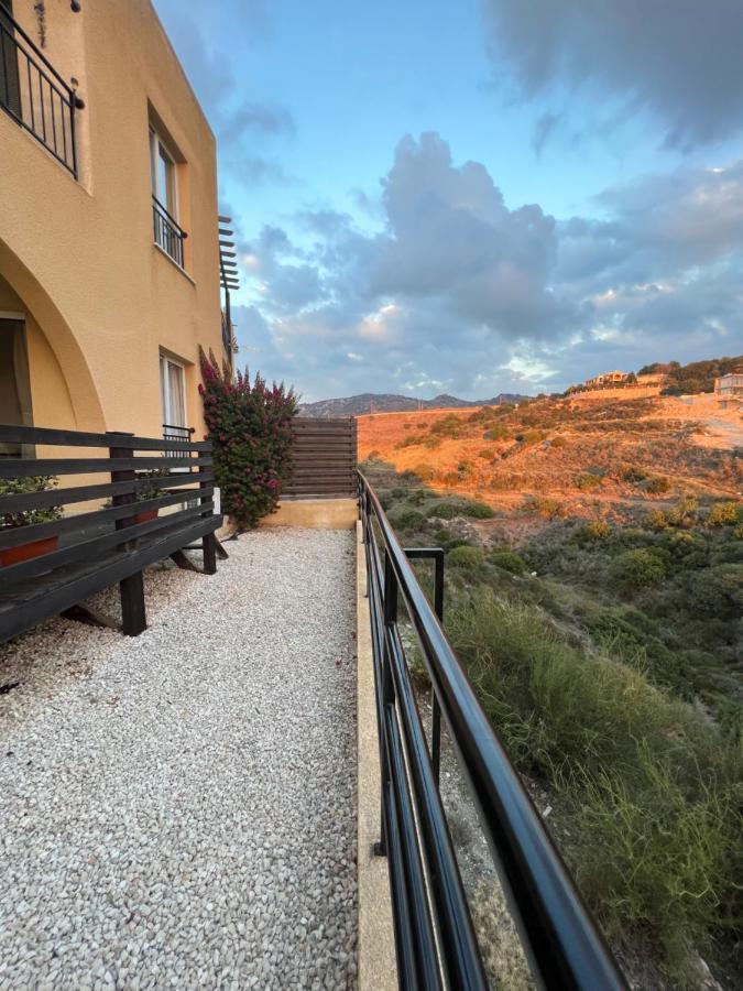 Hillview Apartment Пея Екстериор снимка