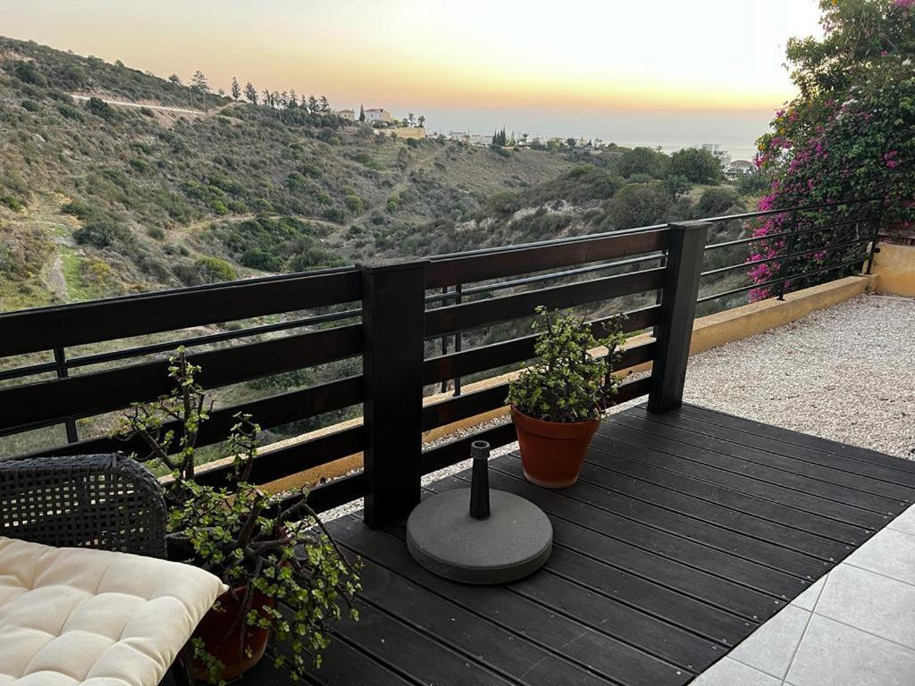 Hillview Apartment Пея Екстериор снимка