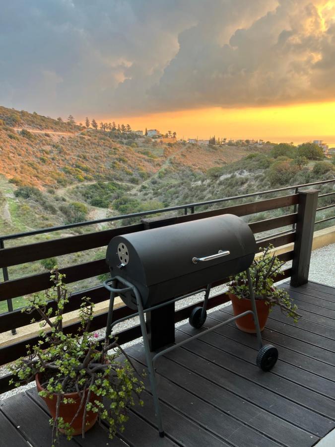 Hillview Apartment Пея Екстериор снимка