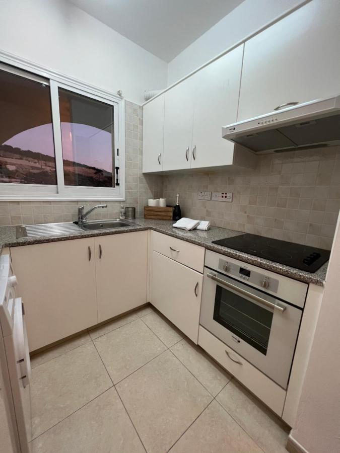 Hillview Apartment Пея Екстериор снимка