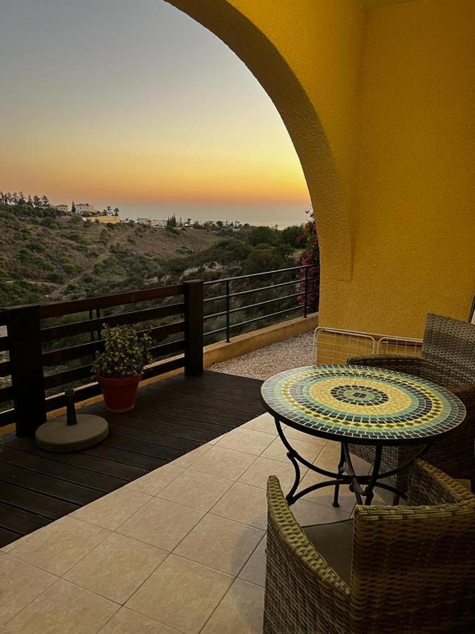 Hillview Apartment Пея Екстериор снимка