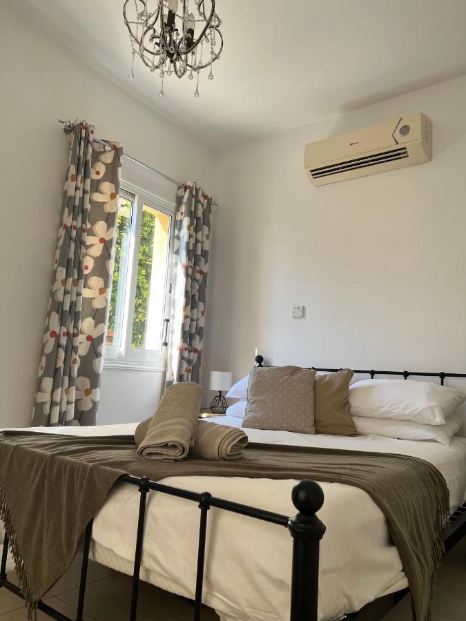 Hillview Apartment Пея Екстериор снимка