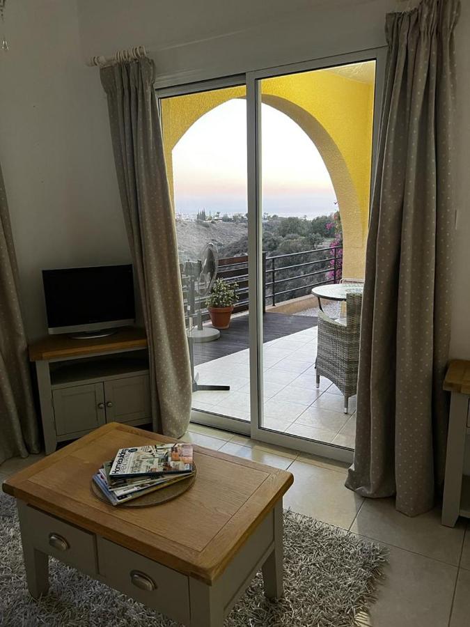 Hillview Apartment Пея Екстериор снимка