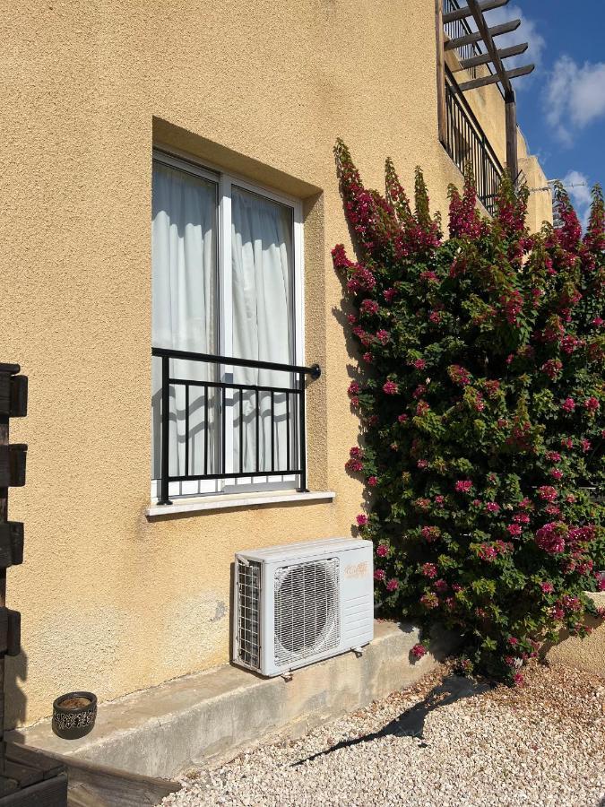 Hillview Apartment Пея Екстериор снимка