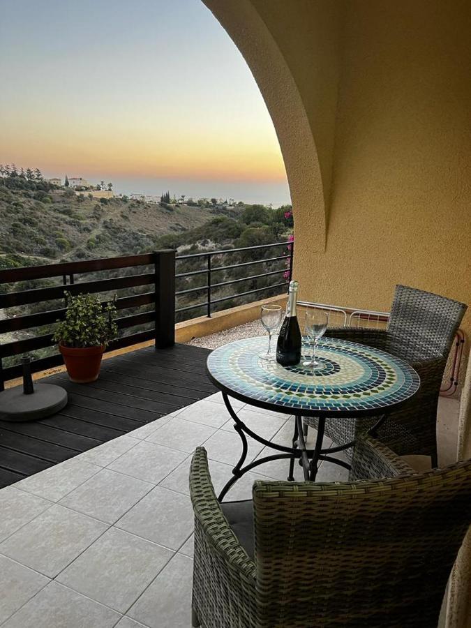 Hillview Apartment Пея Екстериор снимка