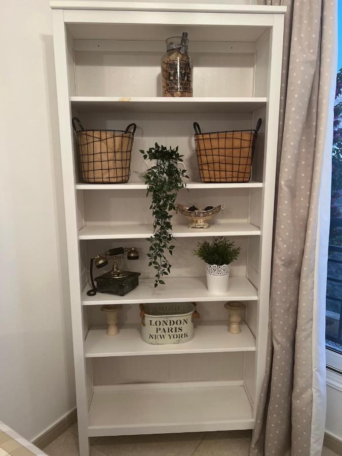 Hillview Apartment Пея Екстериор снимка