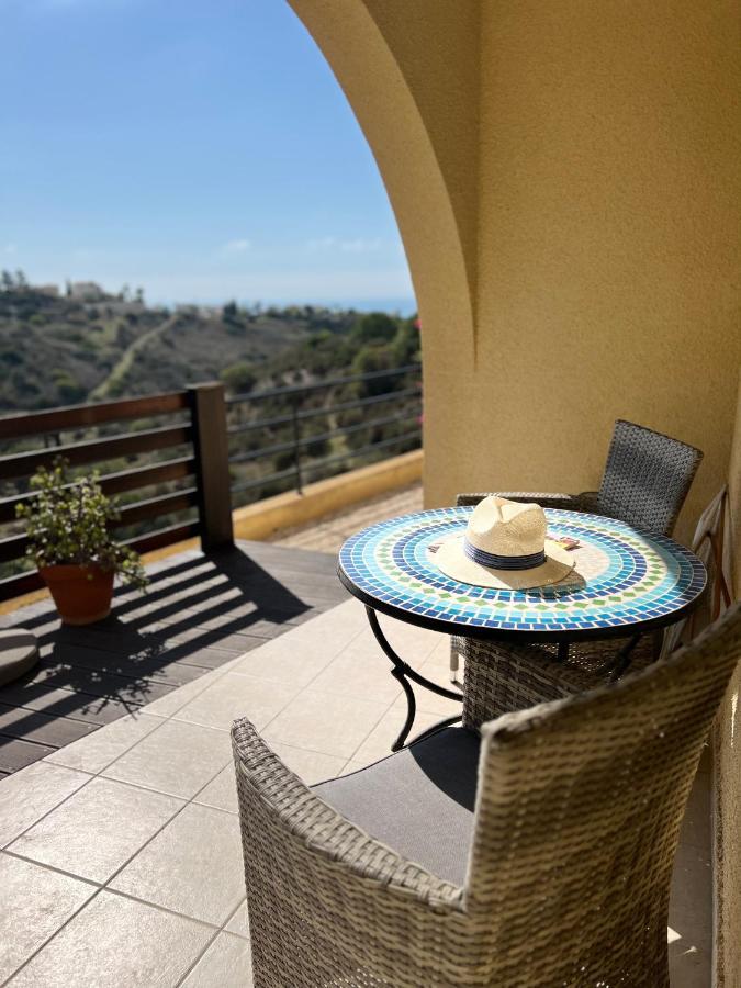 Hillview Apartment Пея Екстериор снимка